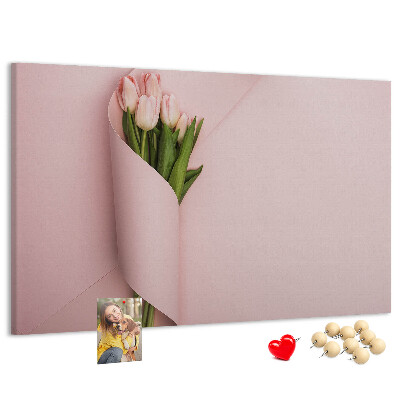 Kork-Pinnwand mit Motiv zarte Tulpen auf rosa Hintergrund