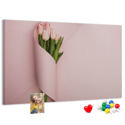 Kork-Pinnwand mit Motiv zarte Tulpen auf rosa Hintergrund