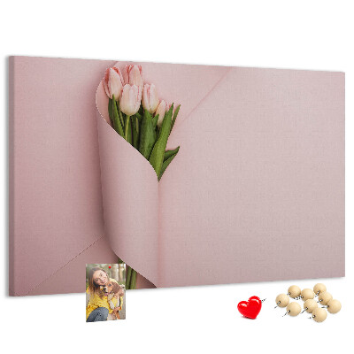 Kork-Pinnwand mit Motiv zarte Tulpen auf rosa Hintergrund
