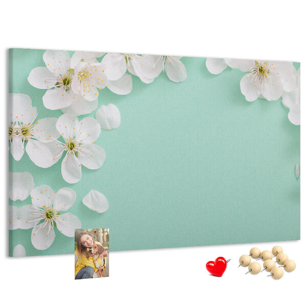 Bild mit Korkrückwand Blumenmotive auf pastellfarbenem Hintergrund