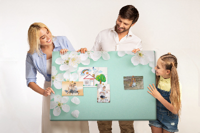 Bild mit Korkrückwand Blumenmotive auf pastellfarbenem Hintergrund