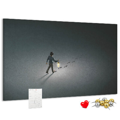 Wandbild mit Korkrückwand Motiv mit Lampenlicht auf einem dunklen Pfad