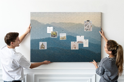 Korktafel mit Motiv Berglandschaft in zarten Farbtönen