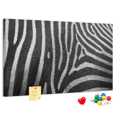 Korkbild mit Motiv von schwarz-weißen Zebrastreifen