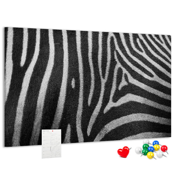 Korkbild mit Motiv von schwarz-weißen Zebrastreifen