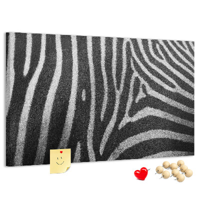 Korkbild mit Motiv von schwarz-weißen Zebrastreifen