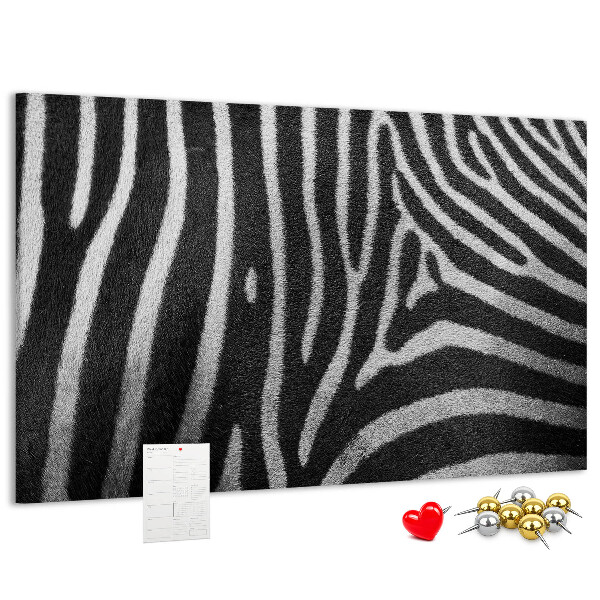 Korkbild mit Motiv von schwarz-weißen Zebrastreifen