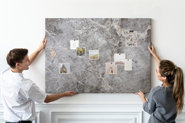 Bild mit Korkrückwand elegantes Muster aus geädertem grauem Marmor