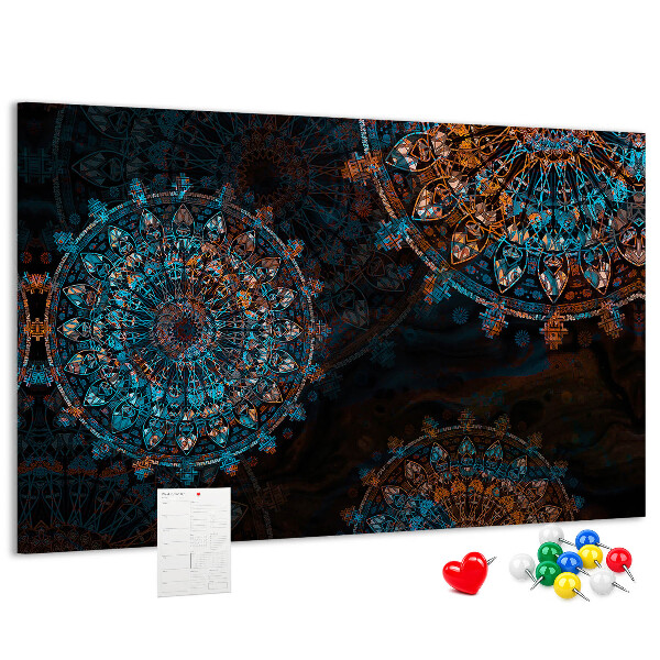 Kork-Pinnwand mit Motiv komplexer Mandalas in Blau- und Brauntönen