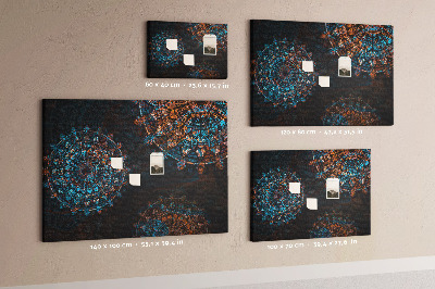 Kork-Pinnwand mit Motiv komplexer Mandalas in Blau- und Brauntönen