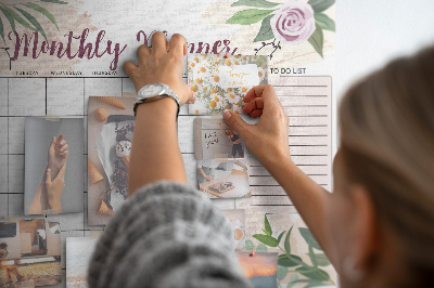 Korktafel mit floralem Monatskalender-Design