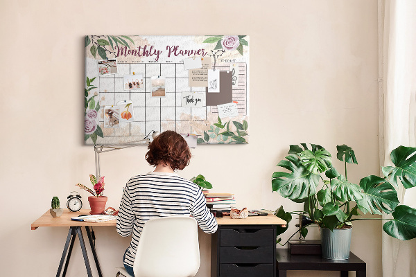 Korktafel mit floralem Monatskalender-Design