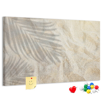 Korkbild warmer Strandsand mit zarten Schatten