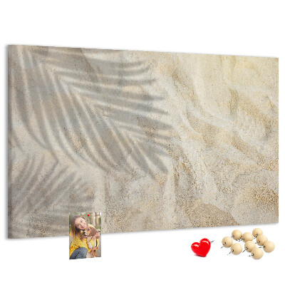 Korkbild warmer Strandsand mit zarten Schatten