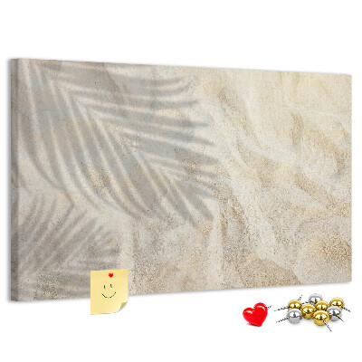 Korkbild warmer Strandsand mit zarten Schatten