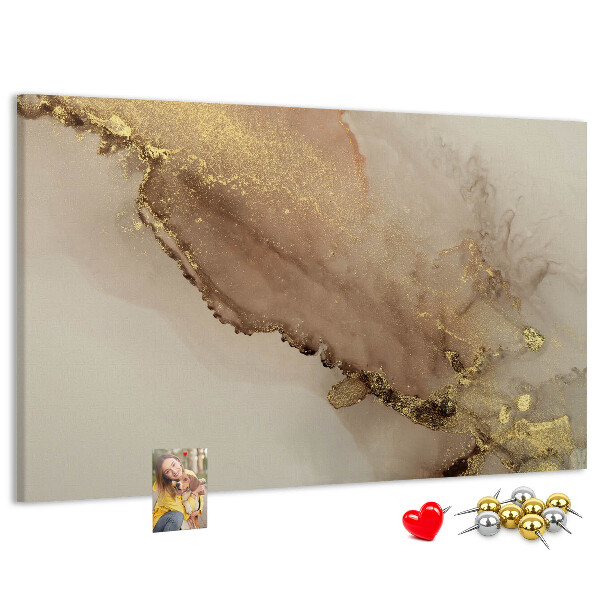 Abstrakte Landschaft mit goldenen Akzenten auf Korkrückwand