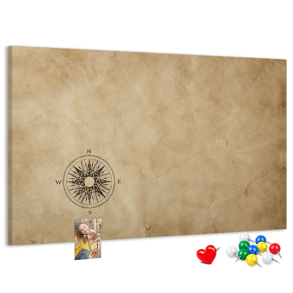 Korktafel mit Motiv einer antiken Karte und Kompass