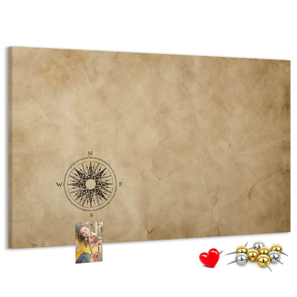 Korktafel mit Motiv einer antiken Karte und Kompass