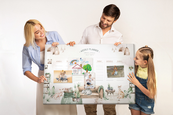 Kork-Pinnwand als Wochenplaner im Home-Style-Design