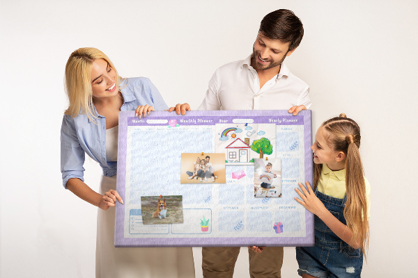 Kork-Pinnwand Jahresplaner im Pastell-Design