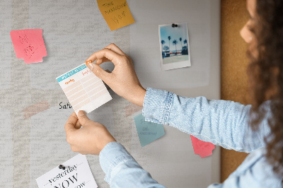 Kork-Wochenplaner im minimalistischen Design
