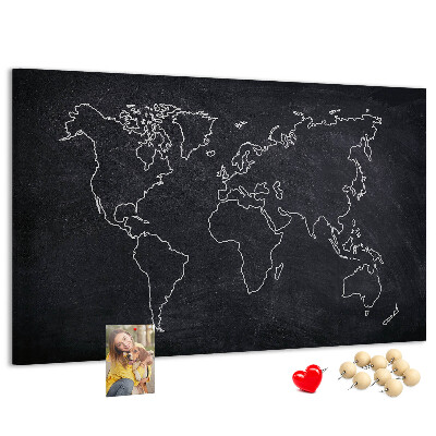 Weltkarte mit Korkrückwand auf einem Tafelhintergrund