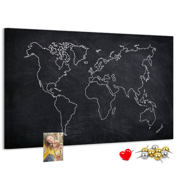 Weltkarte mit Korkrückwand auf einem Tafelhintergrund