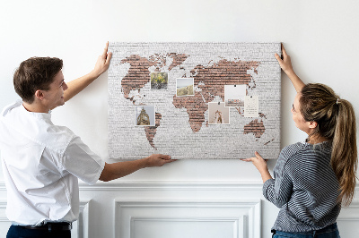 Weltkarte mit Korkrückwand Motiv Backsteinmauer