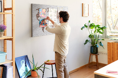 Weltkarte mit Korkrückwand Motiv Backsteinmauer