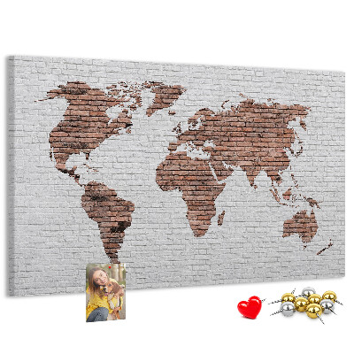 Weltkarte mit Korkrückwand Motiv Backsteinmauer