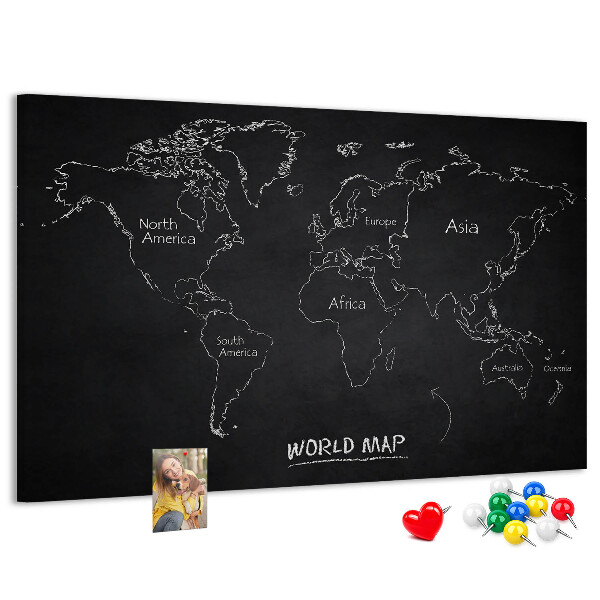 Weltkarte mit Korkrückwand auf schwarzem Hintergrund