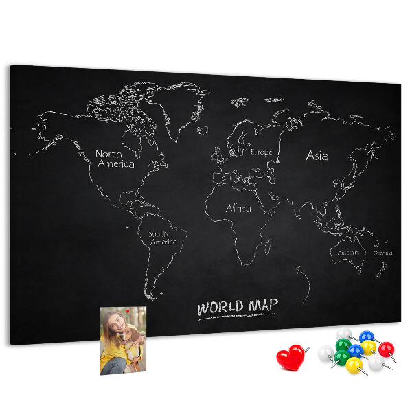 Weltkarte mit Korkrückwand auf schwarzem Hintergrund
