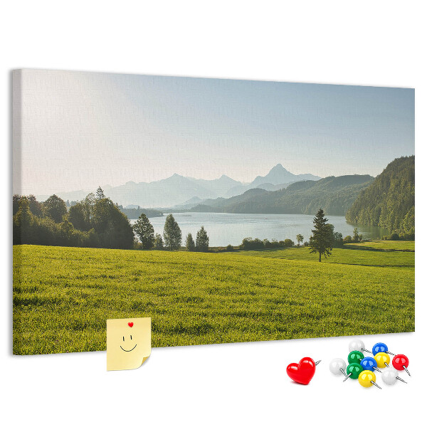 Kork-Pinnwand mit Motiv malerische Berglandschaft am See