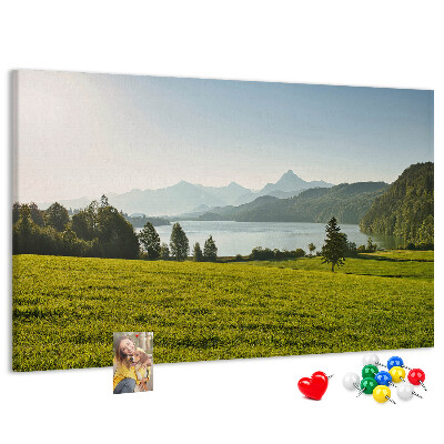 Kork-Pinnwand mit Motiv malerische Berglandschaft am See