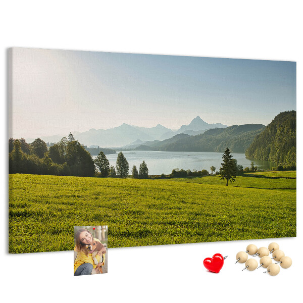 Kork-Pinnwand mit Motiv malerische Berglandschaft am See