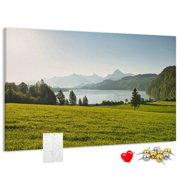 Kork-Pinnwand mit Motiv malerische Berglandschaft am See