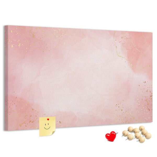 Korktafel mit rosa Hintergrund und zarten Goldakzenten
