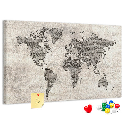Weltkarte mit Zeitungstextur auf Korkrückwand