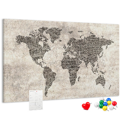 Weltkarte mit Zeitungstextur auf Korkrückwand