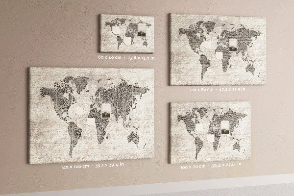 Weltkarte mit Zeitungstextur auf Korkrückwand