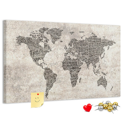Weltkarte mit Zeitungstextur auf Korkrückwand