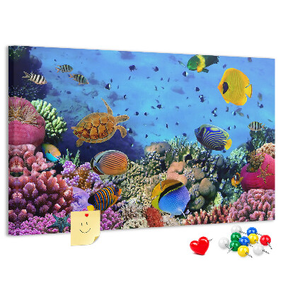 Korktafel mit Motiv einer tropischen Unterwasserwelt voller Farben und Fische