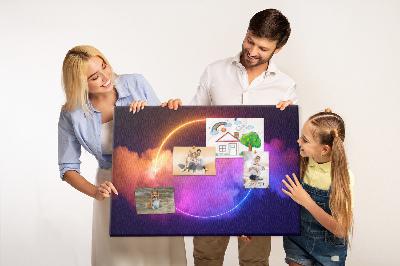 Bild mit Korkrückwand bunte Wolken mit einem Neonkreis