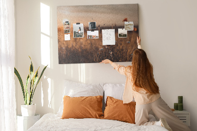 Korktafel mit Motiv Goldenes Mohnfeld im Sonnenuntergang