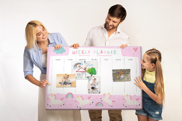 Wochenplaner mit Einhorn- und Regenbogen-Motiv aus Kork