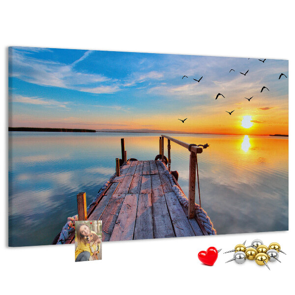 Bild mit Korkrückwand Sonnenuntergang über einem ruhigen See