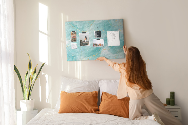 Bild mit Korkrückwand zarte Wellen in Türkistönen