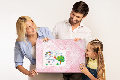 Bild mit Korkrückwand zarte rosa Federn im Hintergrund