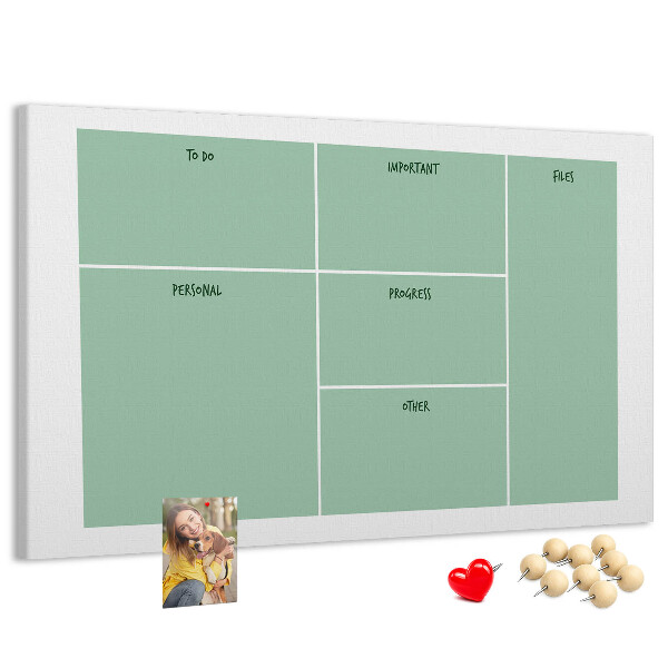 Kork-Pinnwand zur Organisation von Aufgaben in Tabellenform