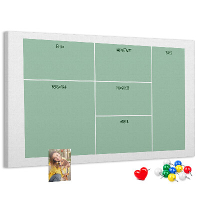 Kork-Pinnwand zur Organisation von Aufgaben in Tabellenform